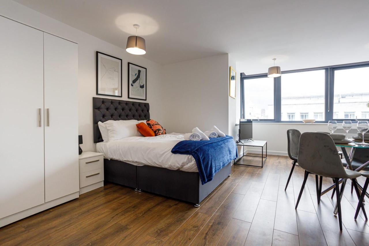 Charming Studio Apartment In Central Ливърпул Екстериор снимка