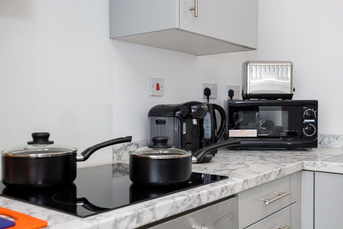 Charming Studio Apartment In Central Ливърпул Екстериор снимка