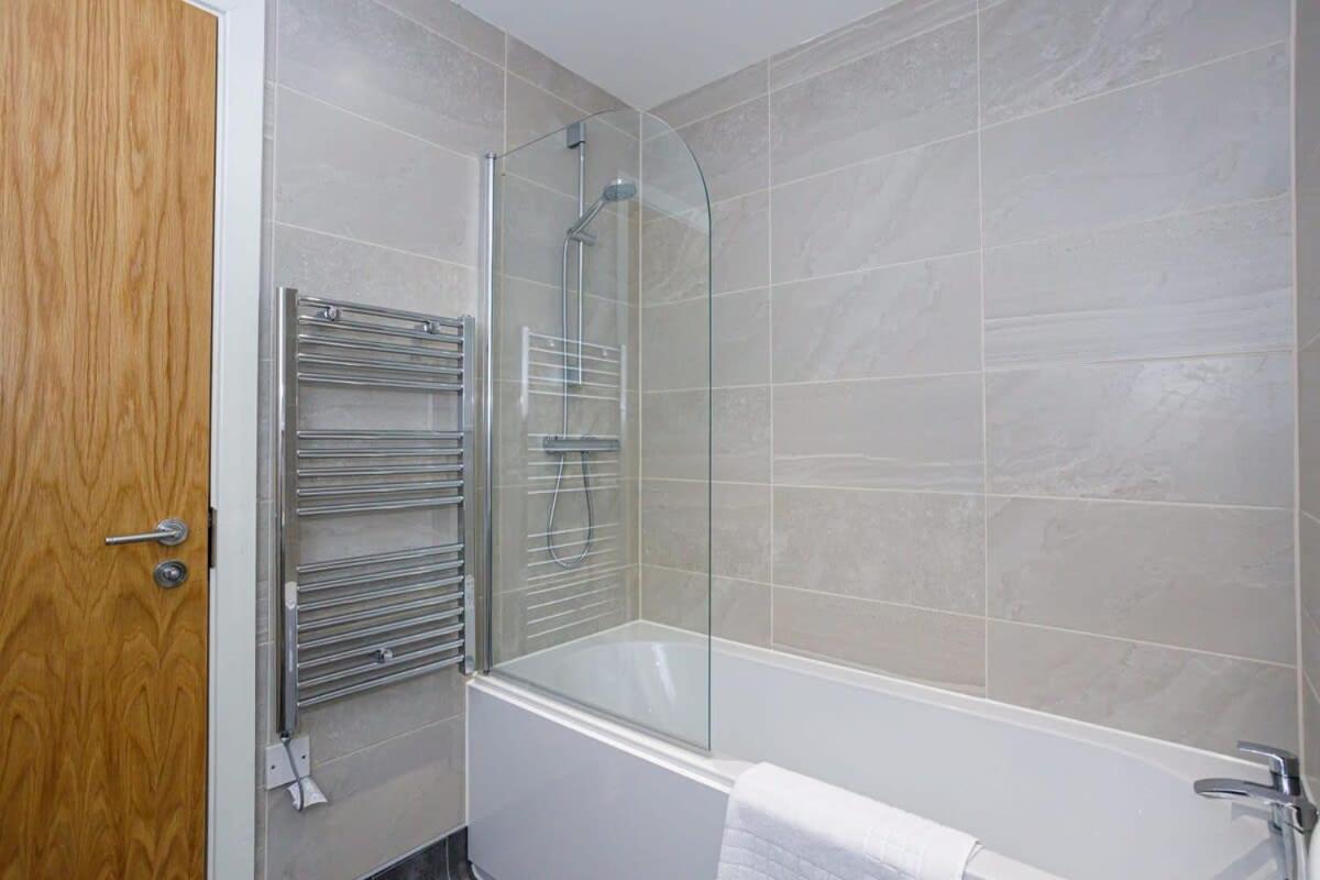 Charming Studio Apartment In Central Ливърпул Екстериор снимка