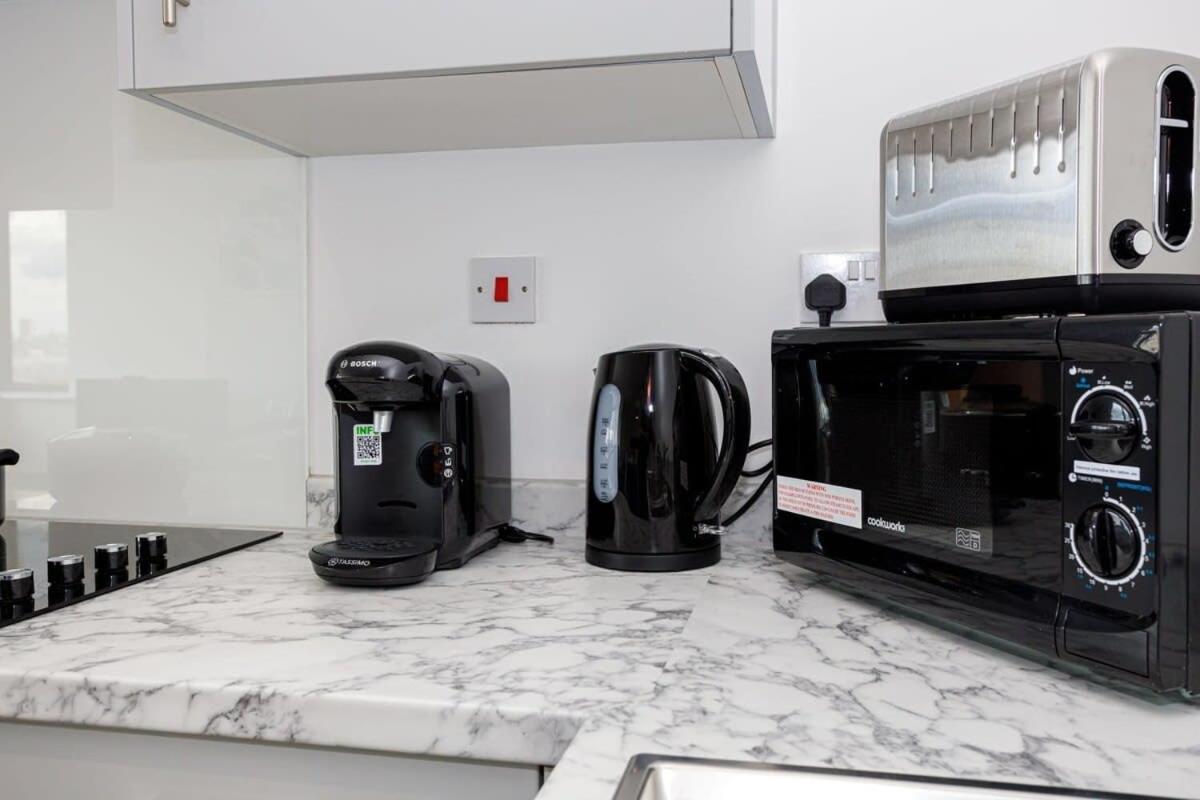 Charming Studio Apartment In Central Ливърпул Екстериор снимка