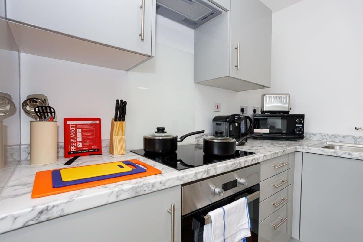 Charming Studio Apartment In Central Ливърпул Екстериор снимка