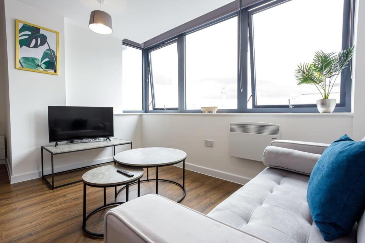 Charming Studio Apartment In Central Ливърпул Екстериор снимка