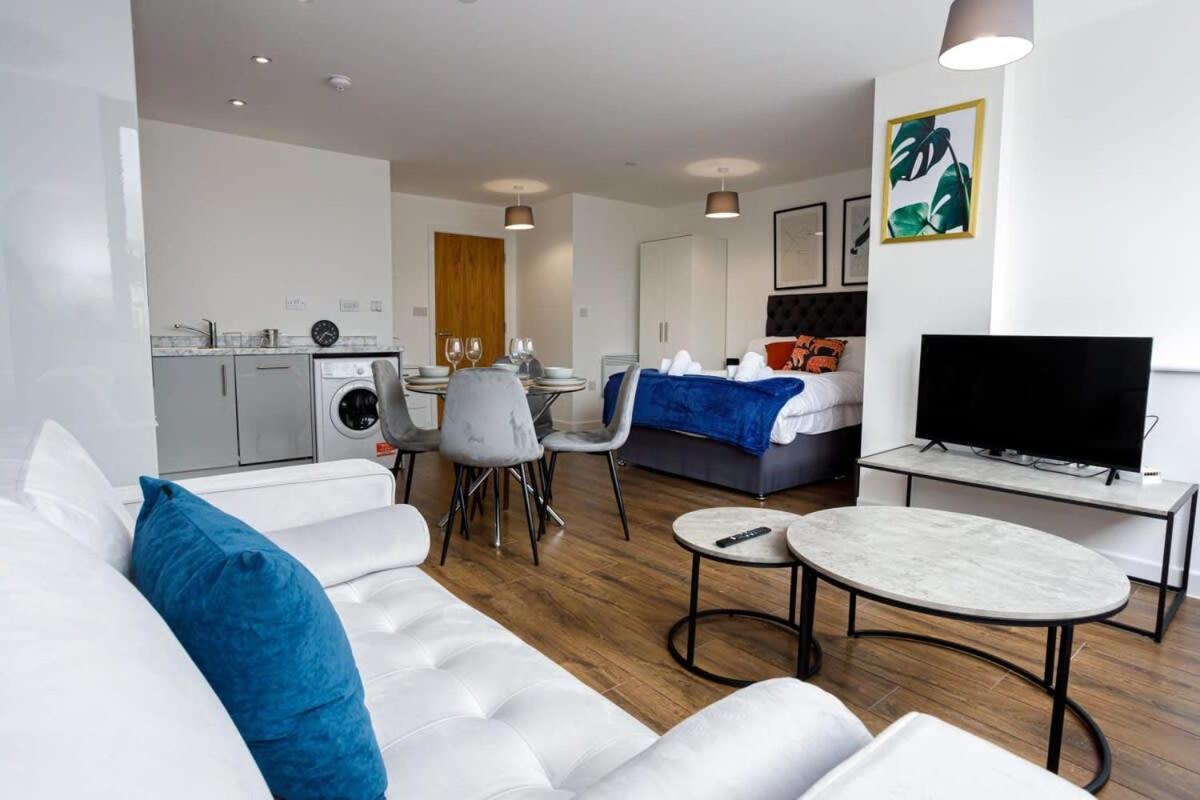 Charming Studio Apartment In Central Ливърпул Екстериор снимка